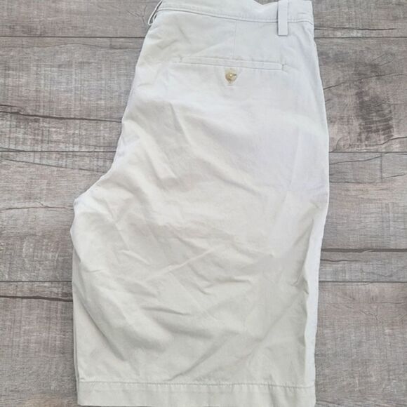 Banana Republic Emerson Shorts khaki - Picture 2 of 3